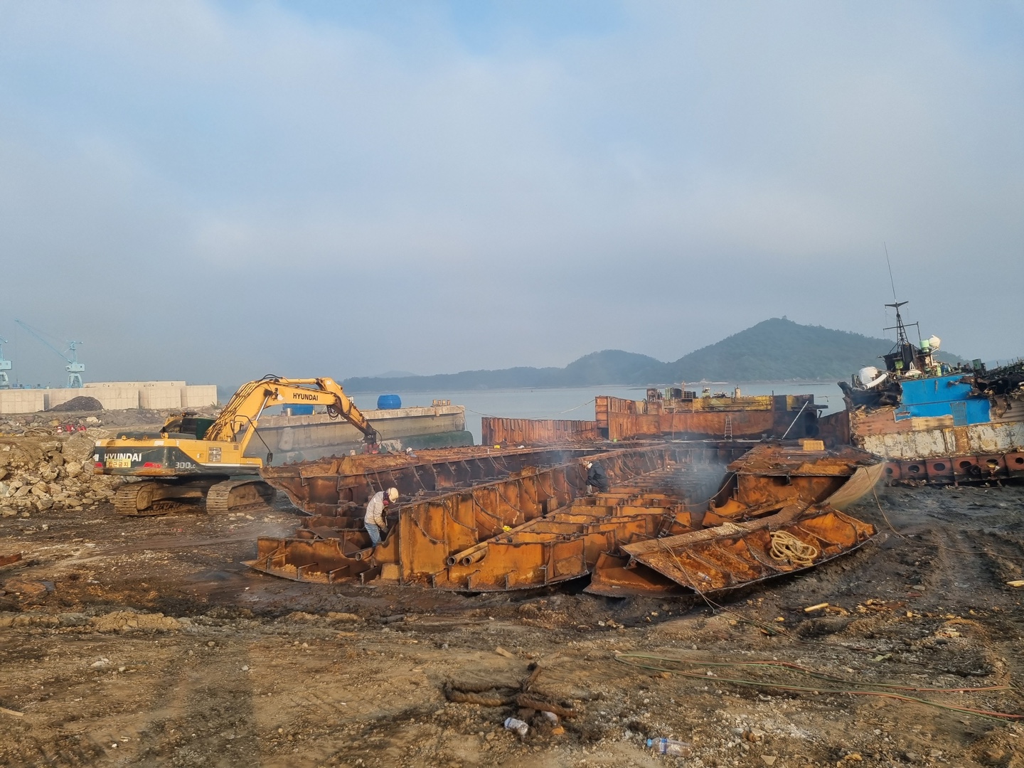 Ship breaking